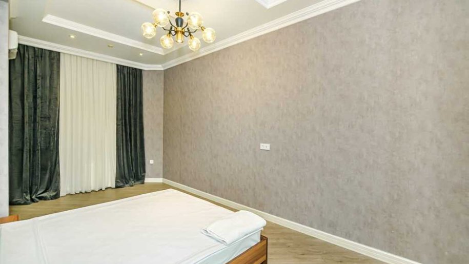Kirayə verilir 4 otaqlı yeni tikili, 240 m², İçərişəhər m.-12