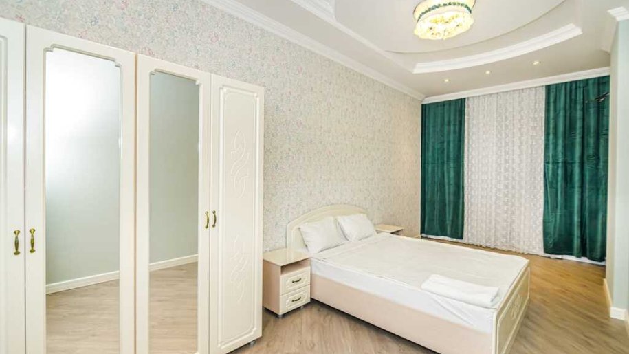 Kirayə verilir 4 otaqlı yeni tikili, 240 m², İçərişəhər m.-13