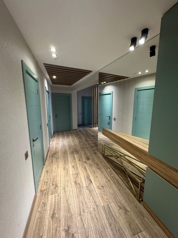 Kirayə verilir 3 otaqlı yeni tikili, 97 m², İnşaatçılar m.-5
