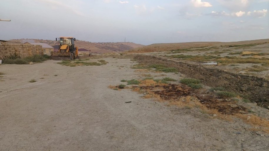 5 sot torpaq satılır, Qobu-1