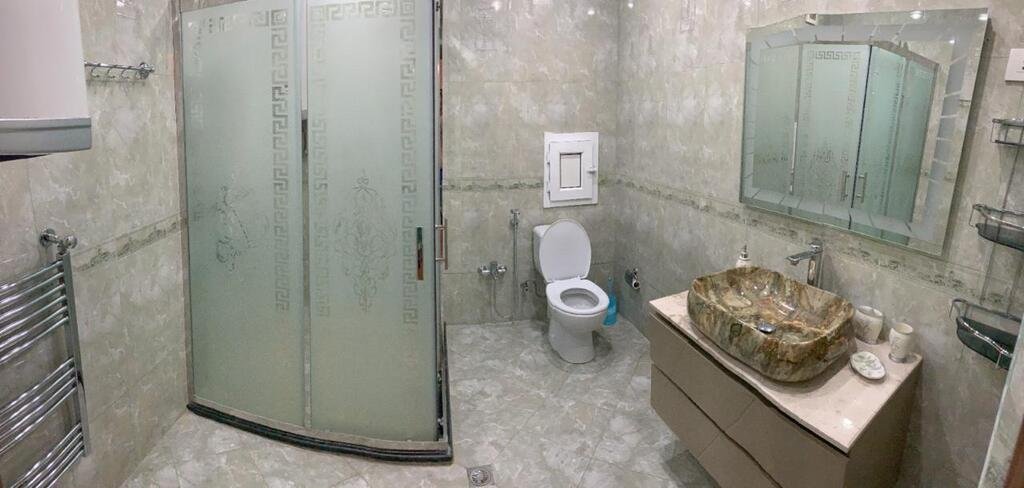 Kirayə verilir 3 otaqlı yeni tikili, 150 m², 28 May m.-18