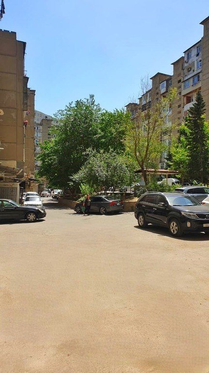 Satılır 2 otaqlı köhnə tikili, 32 m², İnşaatçılar m.-5
