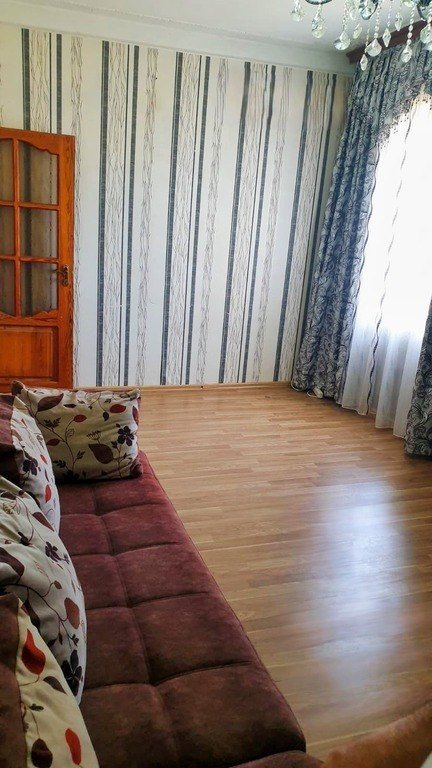 Satılır 2 otaqlı köhnə tikili, 32 m², İnşaatçılar m.-7