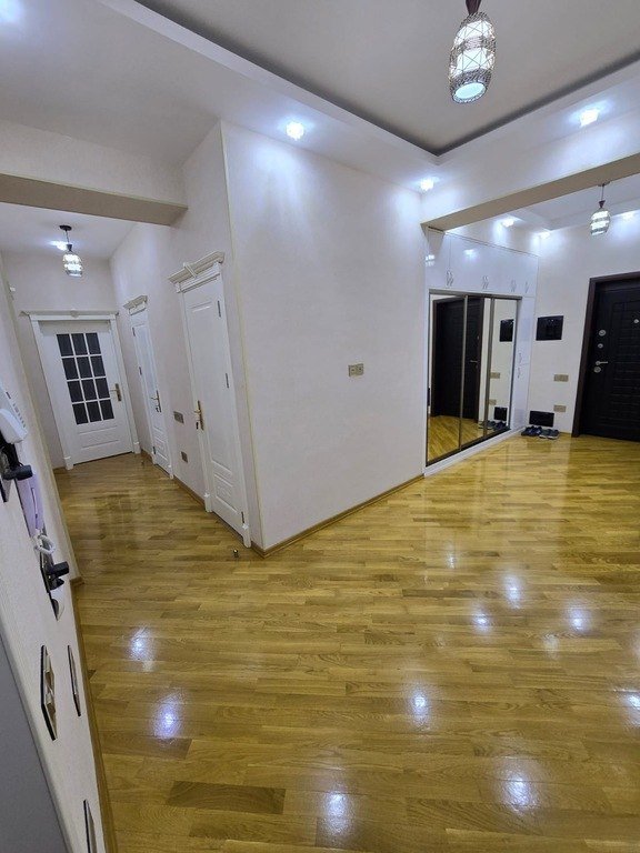 Kirayə verilir 2 otaqlı yeni tikili, 100 m², Elmlər Akademiyası m.-12
