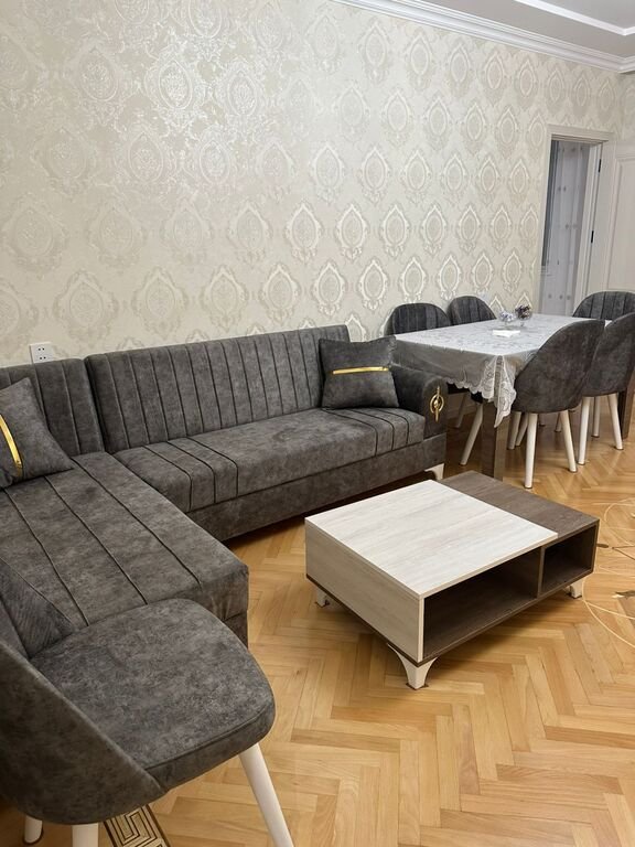 Kirayə verilir 4 otaqlı köhnə tikili, 100 m², 28 May m.-2