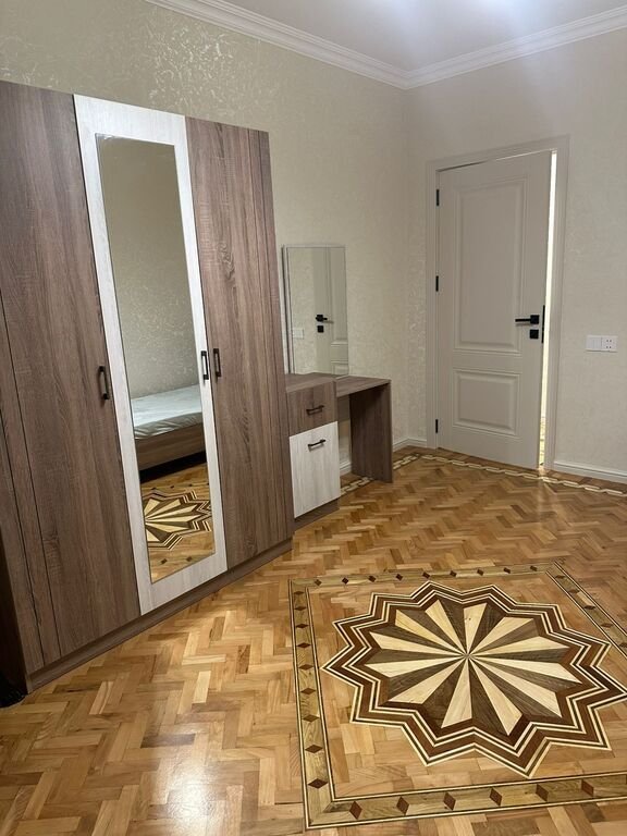 Kirayə verilir 4 otaqlı köhnə tikili, 100 m², 28 May m.-3