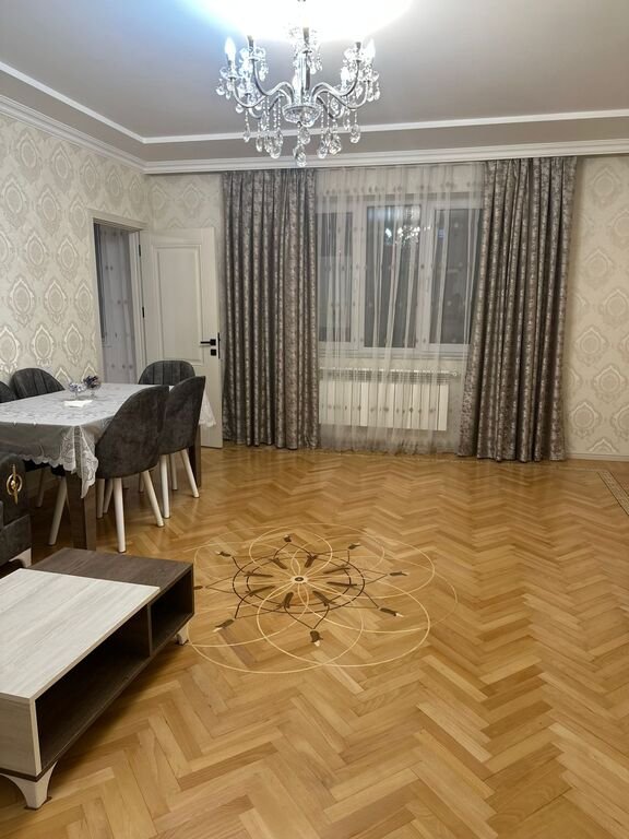 Kirayə verilir 4 otaqlı köhnə tikili, 100 m², 28 May m.-6