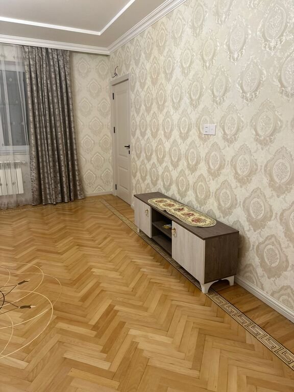 Kirayə verilir 4 otaqlı köhnə tikili, 100 m², 28 May m.-8