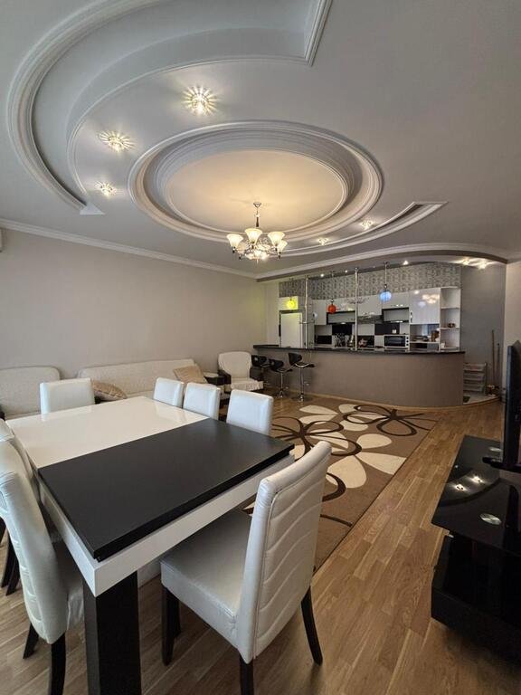Kirayə verilir 3 otaqlı yeni tikili, 120 m², İnşaatçılar m.-1