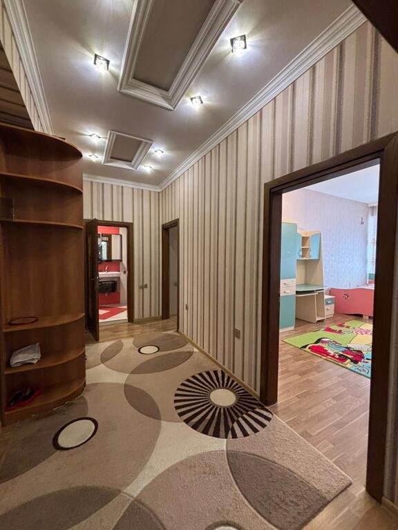 Kirayə verilir 3 otaqlı yeni tikili, 120 m², İnşaatçılar m.-8