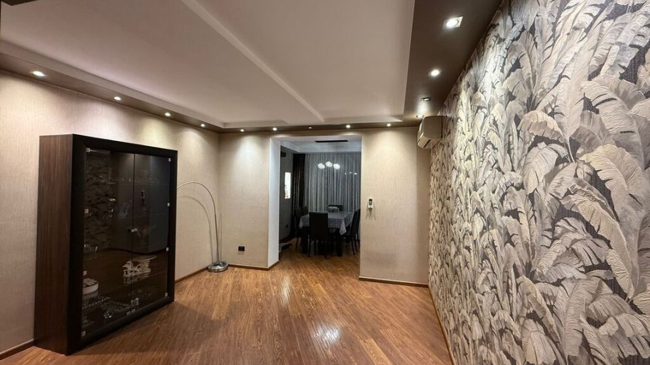 Satılır 3 otaqlı köhnə tikili, 80 m², Nəriman Nərimanov m.-2