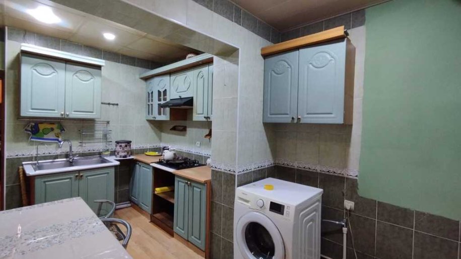 Kirayə verilir 4 otaqlı köhnə tikili, 110 m², İnşaatçılar m.-7