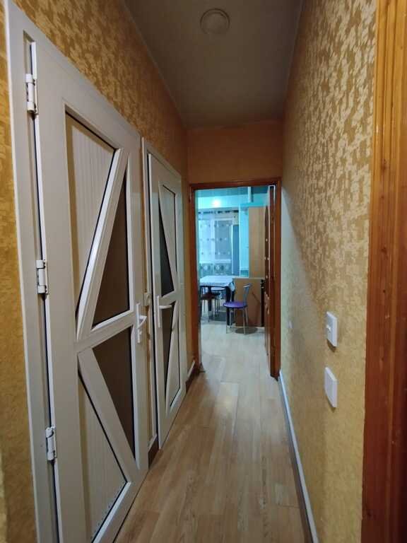 Kirayə verilir 4 otaqlı köhnə tikili, 110 m², İnşaatçılar m.-12