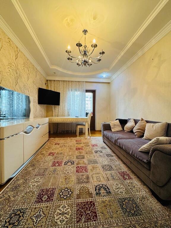 Satılır 3 otaqlı köhnə tikili, 85 m², İnşaatçılar m.-1