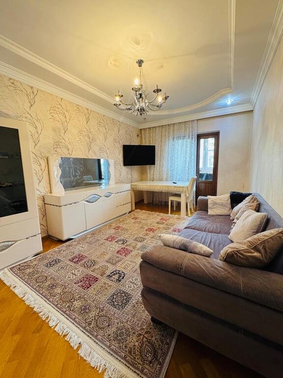 Satılır 3 otaqlı köhnə tikili, 85 m², İnşaatçılar m.-2