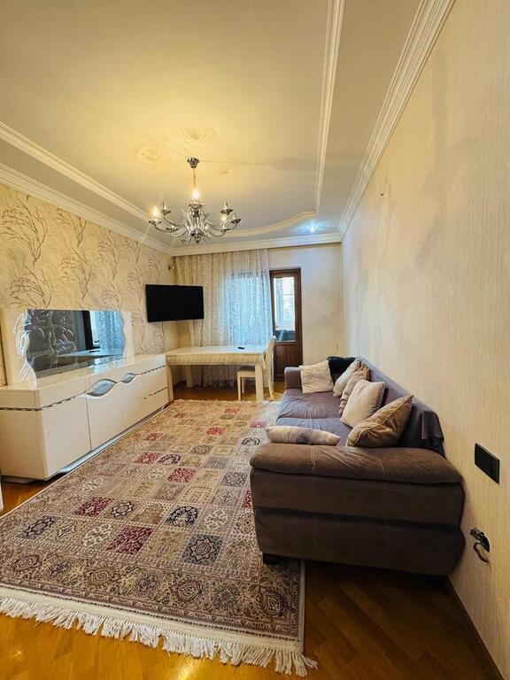 Satılır 3 otaqlı köhnə tikili, 85 m², İnşaatçılar m.-3