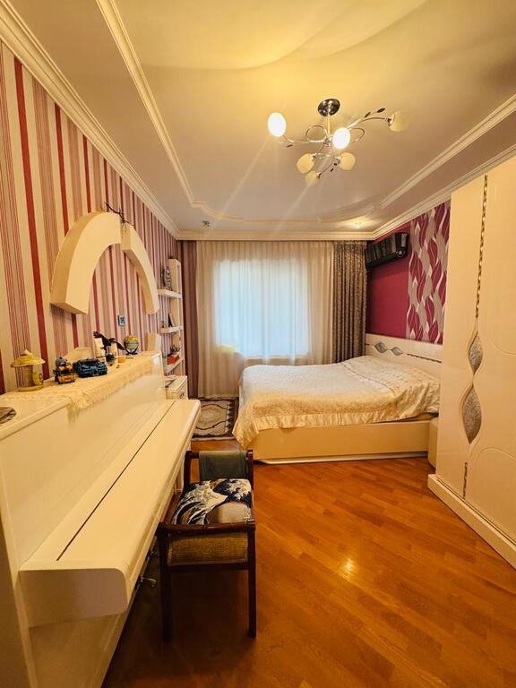 Satılır 3 otaqlı köhnə tikili, 85 m², İnşaatçılar m.-6