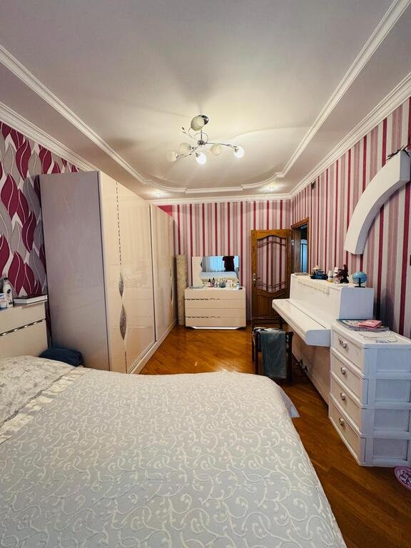 Satılır 3 otaqlı köhnə tikili, 85 m², İnşaatçılar m.-10
