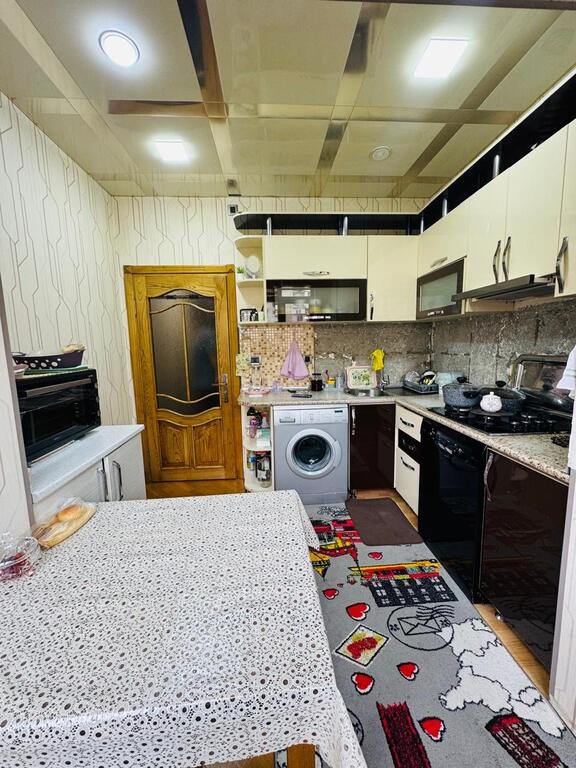 Satılır 3 otaqlı köhnə tikili, 85 m², İnşaatçılar m.-13