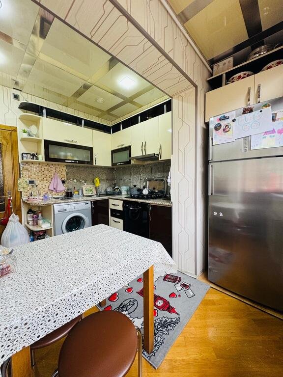 Satılır 3 otaqlı köhnə tikili, 85 m², İnşaatçılar m.-16