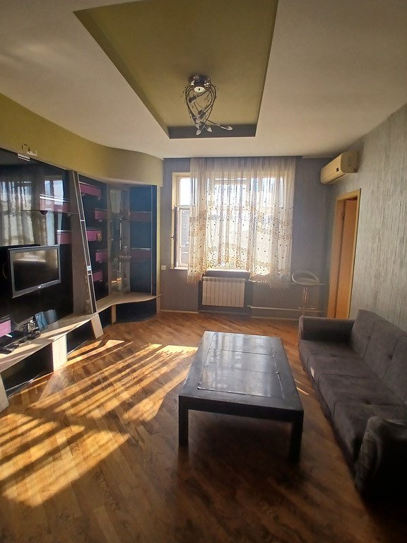 Kirayə verilir 3 otaqlı köhnə tikili, 65 m², Nizami m.-1