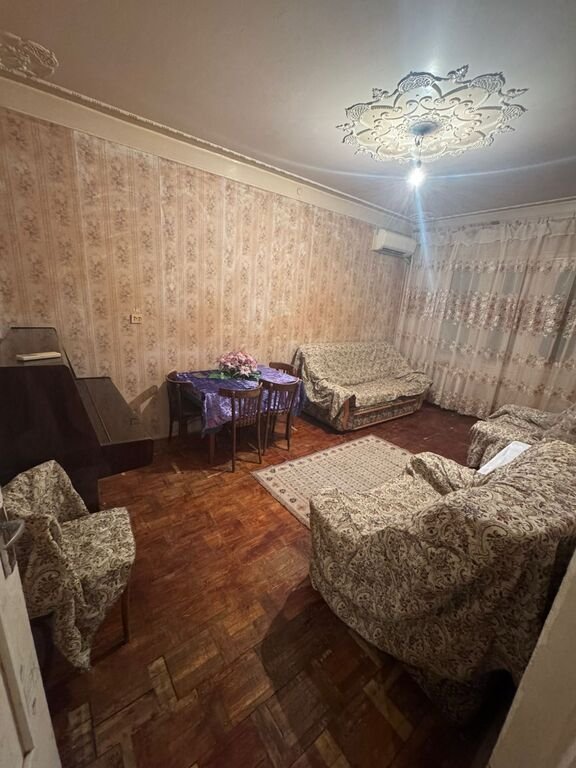 Kirayə verilir 4 otaqlı köhnə tikili, 100 m², Memar Əcəmi m.-5