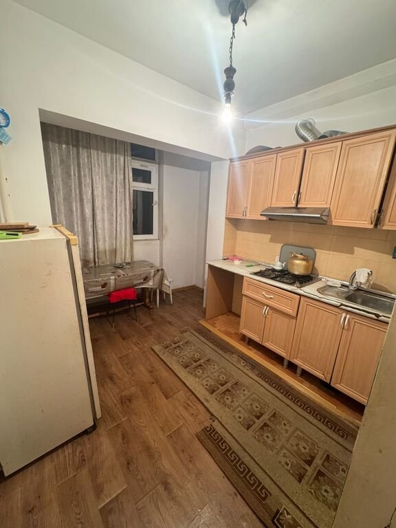 Kirayə verilir 4 otaqlı köhnə tikili, 100 m², Memar Əcəmi m.-7