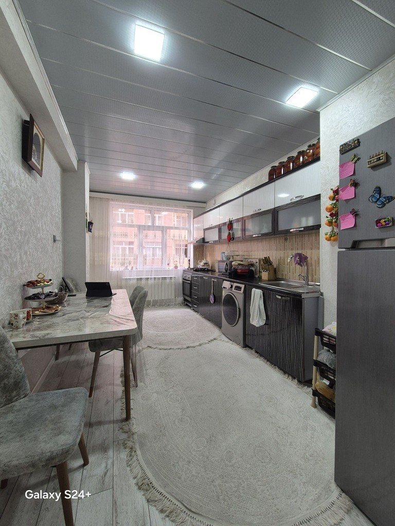 Satılır 2 otaqlı yeni tikili, 78 m², İnşaatçılar m.-6