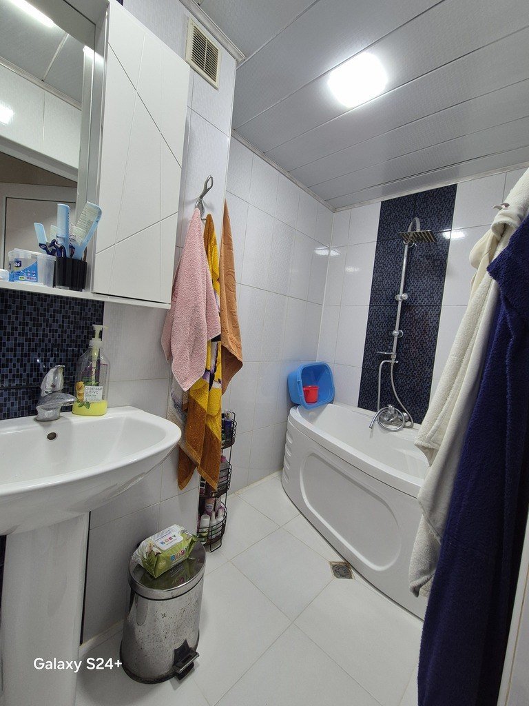 Satılır 2 otaqlı yeni tikili, 78 m², İnşaatçılar m.-8