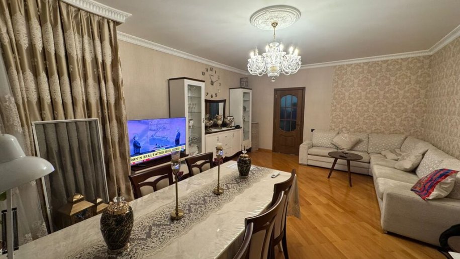 Satılır 3 otaqlı yeni tikili, 130 m², 8 noyabr-2