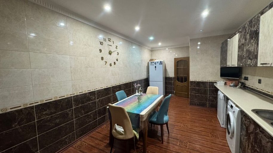 Satılır 3 otaqlı yeni tikili, 130 m², 8 noyabr-4