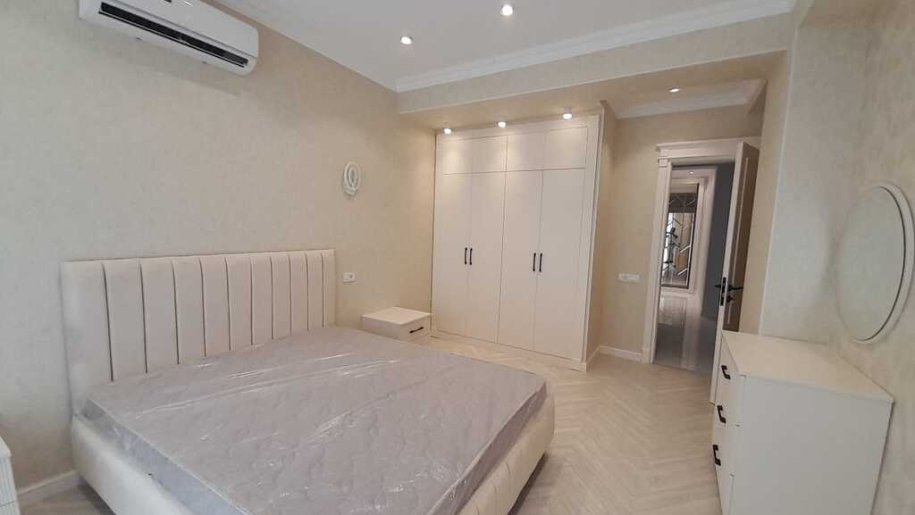 Kirayə verilir 3 otaqlı yeni tikili, 150 m², 28 May m.-5