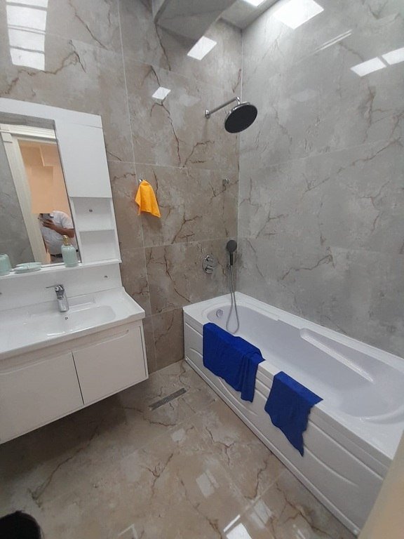 Kirayə verilir 3 otaqlı yeni tikili, 150 m², 28 May m.-23