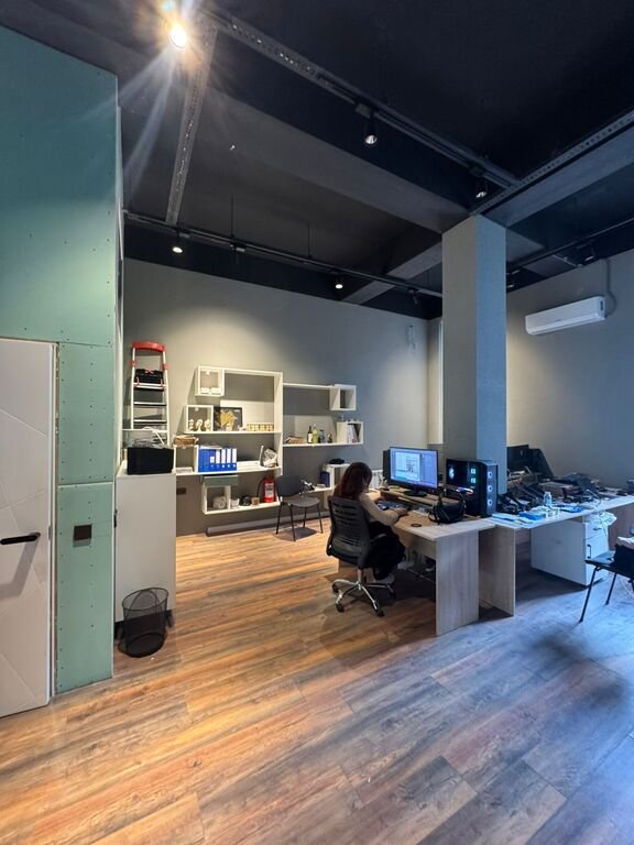 120 m<sup>2</sup> ofis icarəyə verilir, 28 May m.-1