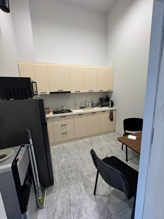 120 m<sup>2</sup> ofis icarəyə verilir, 28 May m.-7