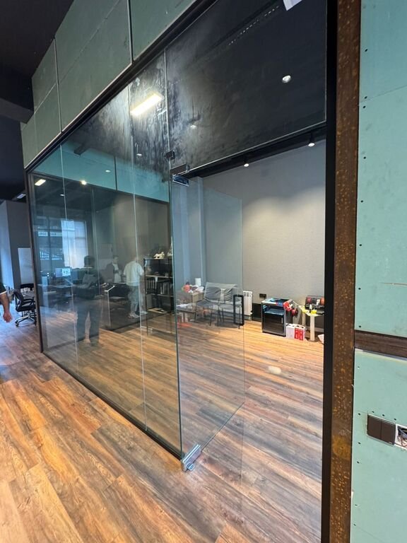 120 m<sup>2</sup> ofis icarəyə verilir, 28 May m.-9