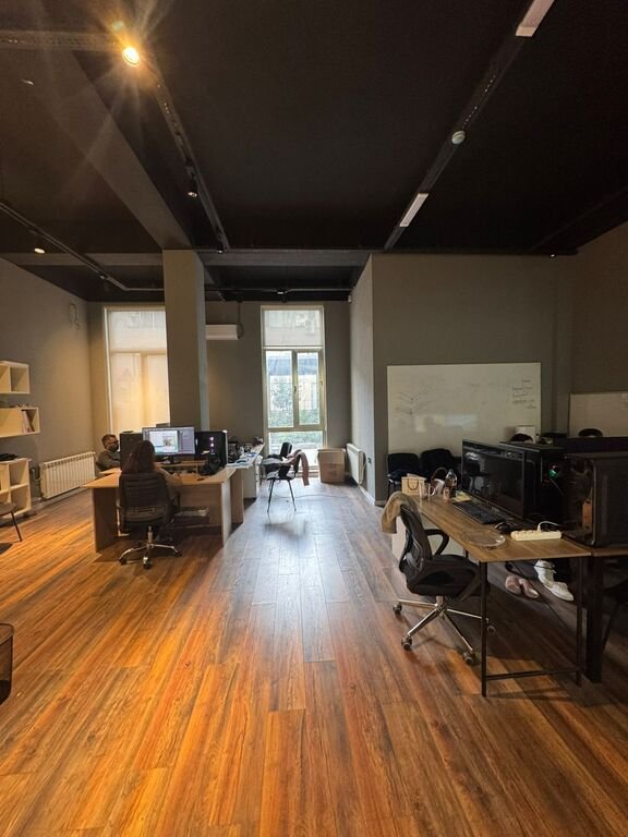 120 m<sup>2</sup> ofis icarəyə verilir, 28 May m.-12