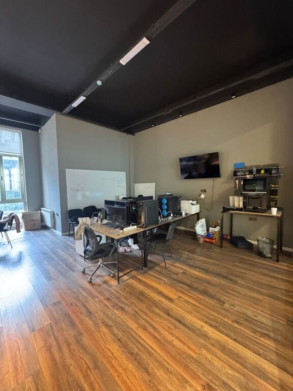 120 m<sup>2</sup> ofis icarəyə verilir, 28 May m.-15