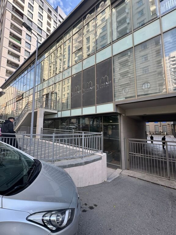 120 m<sup>2</sup> ofis icarəyə verilir, 28 May m.-16