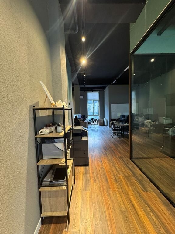 120 m<sup>2</sup> ofis icarəyə verilir, 28 May m.-20