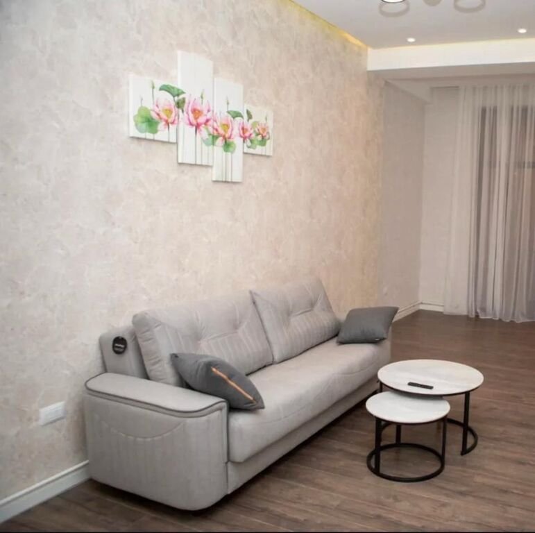 Kirayə verilir 2 otaqlı yeni tikili, 73 m², 28 May m.-1