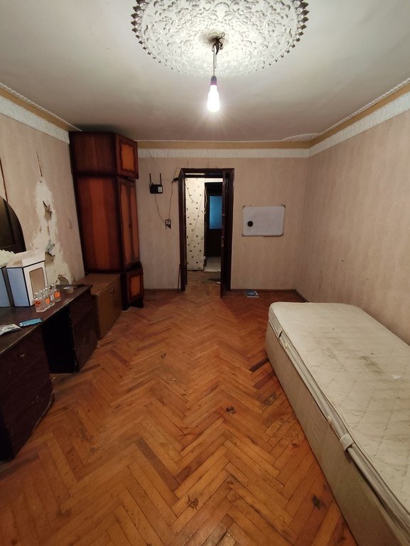 Kirayə verilir 3 otaqlı köhnə tikili, 80 m², İnşaatçılar m.-6