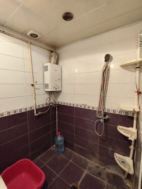 Kirayə verilir 3 otaqlı köhnə tikili, 80 m², İnşaatçılar m.-10