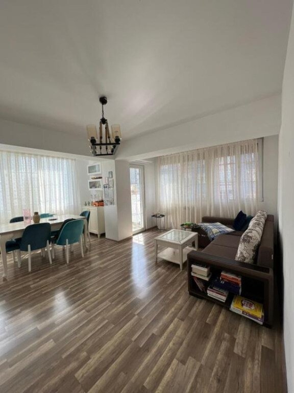 Satılır 3 otaqlı köhnə tikili, 90 m², Nəriman Nərimanov m.-1