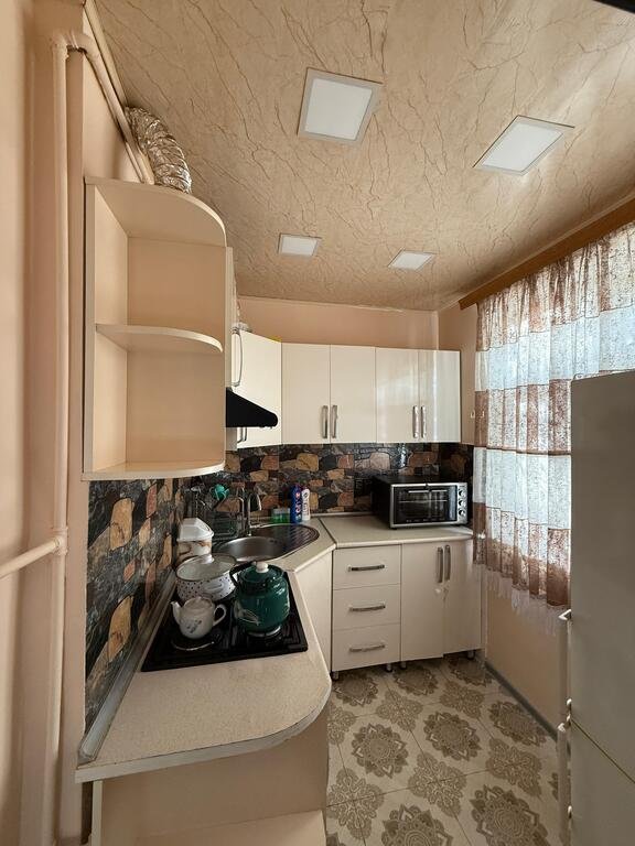Satılır 3 otaqlı köhnə tikili, 60 m², Elmlər Akademiyası m.-4