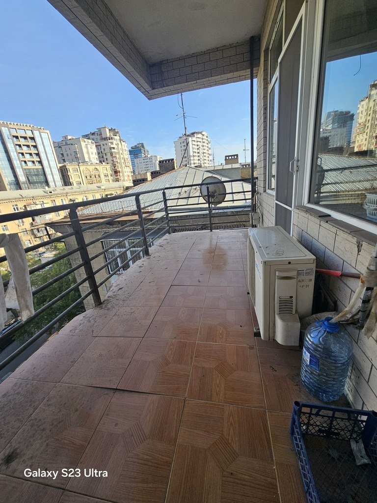 Satılır 3 otaqlı köhnə tikili, 60 m², Elmlər Akademiyası m.-8