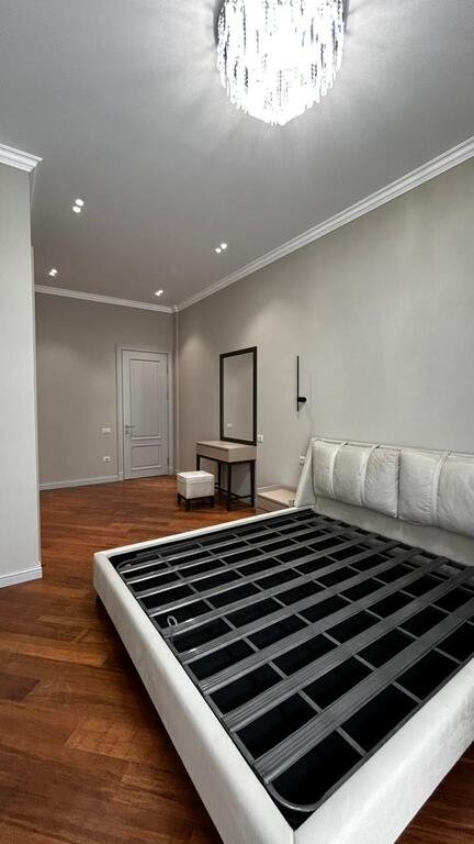 Kirayə verilir 4 otaqlı yeni tikili, 220 m², 28 May m.-5