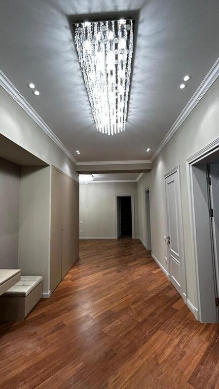 Kirayə verilir 4 otaqlı yeni tikili, 220 m², 28 May m.-8