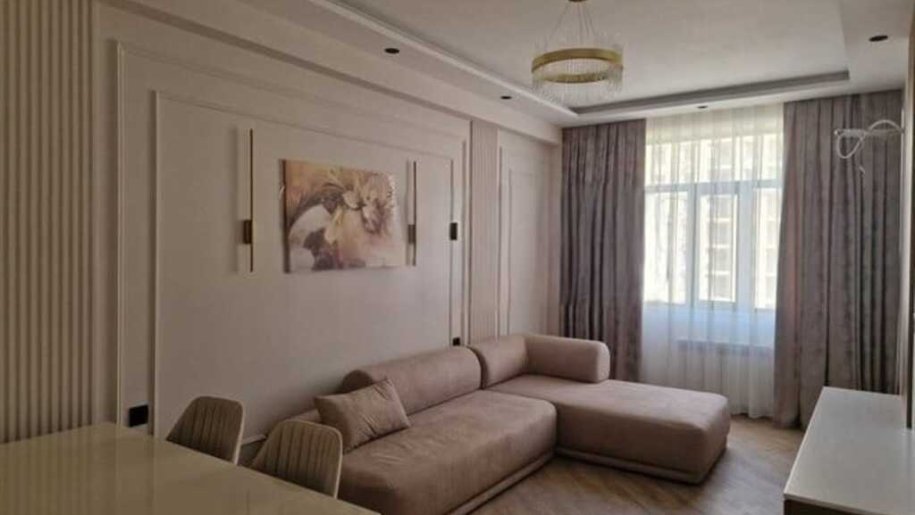 Kirayə verilir 3 otaqlı yeni tikili, 120 m², 8 noyabr-1