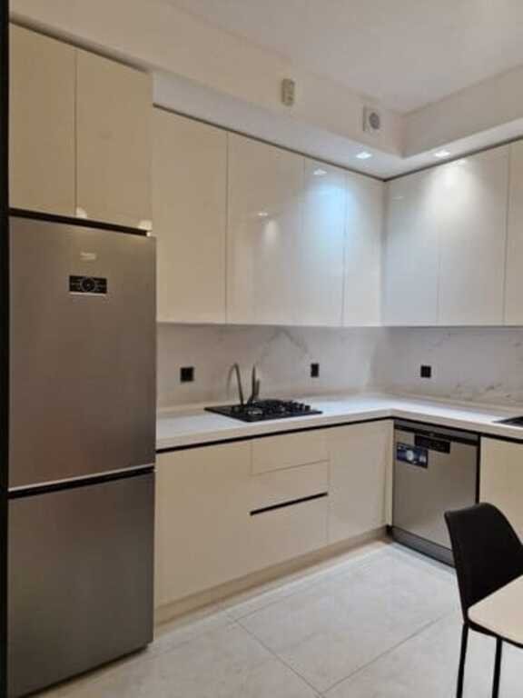Kirayə verilir 3 otaqlı yeni tikili, 120 m², 8 noyabr-9